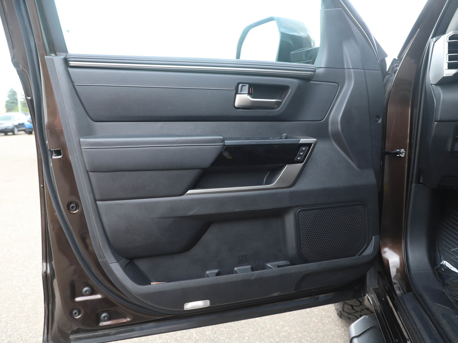 Used 2024 Toyota Tundra Limited AWD/4WD image 17