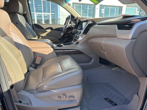 Used 2020 GMC Yukon XL SLT w/ Premium Edition image 24