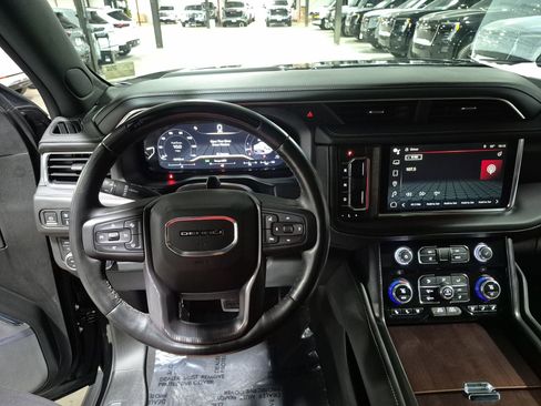 Certified 2023 GMC Yukon Denali Ultimate image 12