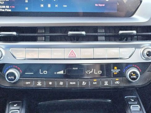 Used 2025 Kia Telluride S FWD image 24