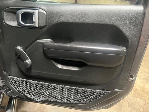 Used 2019 Jeep Wrangler Sport AWD/4WD image 27