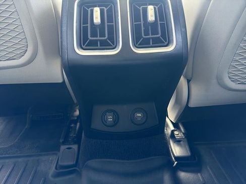 Used 2022 Kia Sorento S AWD/4WD image 18