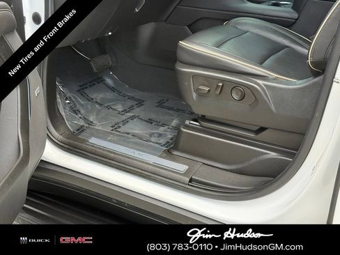 Used 2021 GMC Yukon SLT w/ Rear Media and Nav Package AWD/4WD image 23