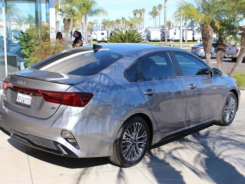 Used 2023 Kia Forte GT-Line w/ GT-Line Premium Package image 9