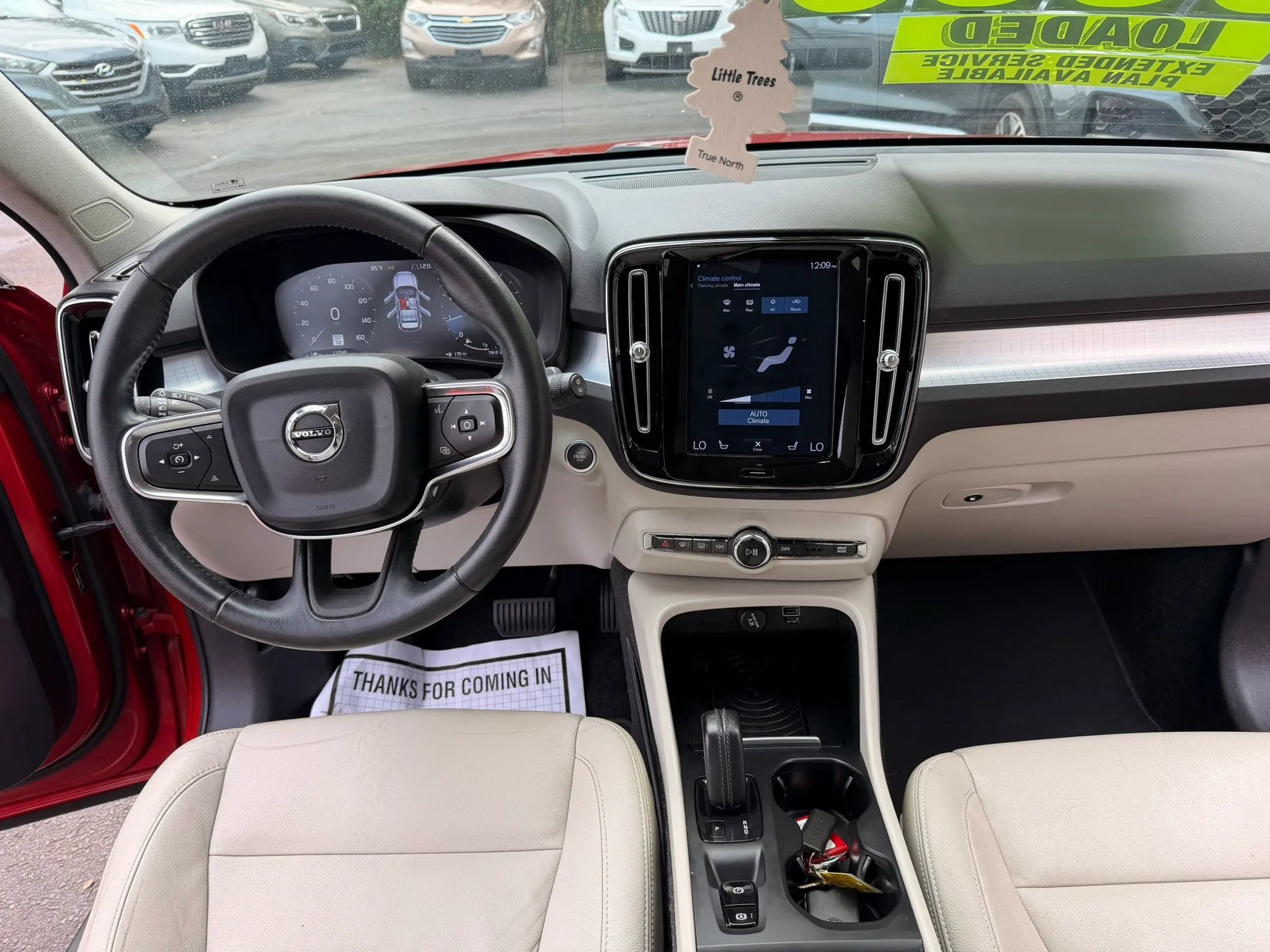 Used 2019 Volvo XC40 T4 Momentum FWD image 16