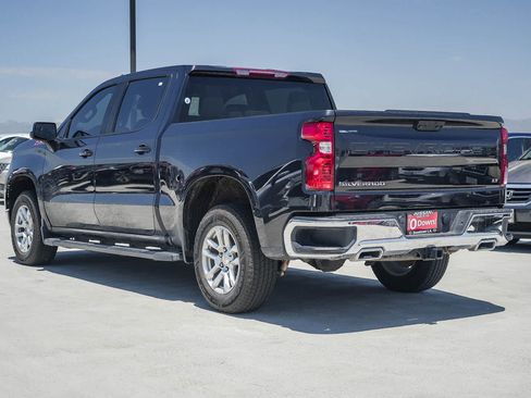 Used 2022 Chevrolet Silverado 1500 LT AWD/4WD image 9