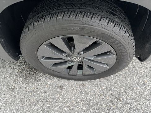 Used 2024 Volkswagen Taos S image 13