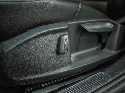 Used 2020 Volkswagen Golf 4-Door image 15