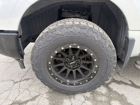 Used 2017 Nissan Titan S AWD/4WD image 10