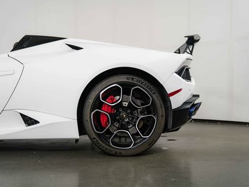 Used 2019 Lamborghini Huracan LP 580-2 RWD image 13