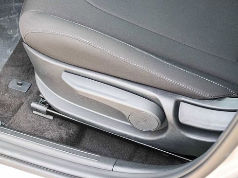 New 2025 Hyundai Elantra Sport image 18