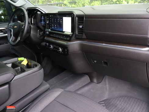 Used 2024 Chevrolet Silverado 2500 LT AWD/4WD image 40