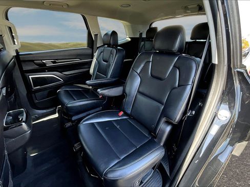 Used 2025 Kia Telluride S AWD/4WD image 14