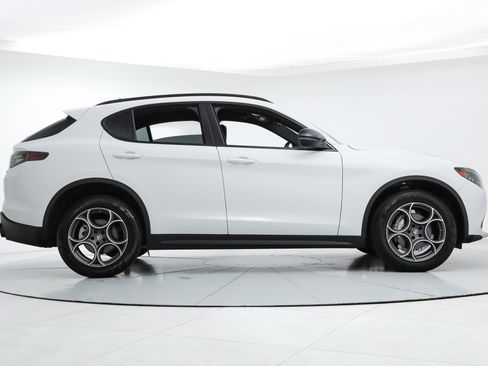 New 2025 Alfa Romeo Stelvio Sprint w/ Convenience Package AWD/4WD image 6