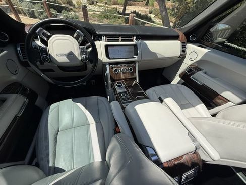 Used 2017 Land Rover Range Rover Supercharged AWD/4WD image 28