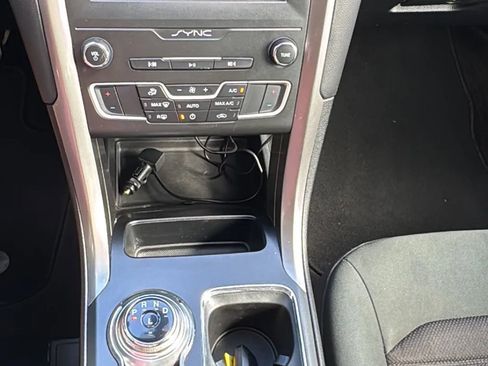 Used 2020 Ford Fusion SE image 64