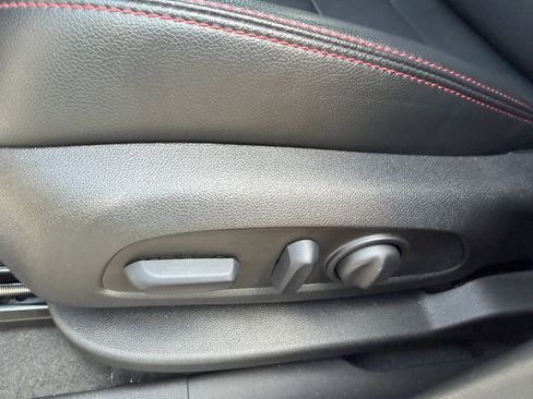 Used 2023 Chevrolet Equinox RS w/ RS Leather Package AWD/4WD image 19