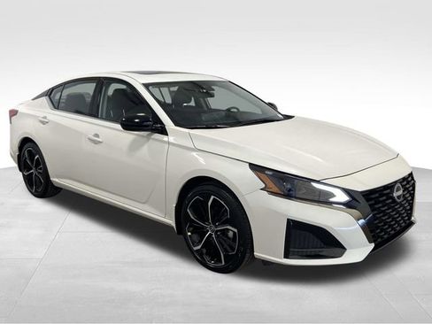 New 2025 Nissan Altima 2.5 SR w/ SR Premium Package image 1