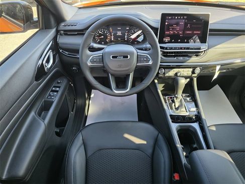 New 2026 Jeep Compass Latitude image 10