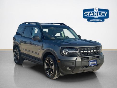 Used 2025 Ford Bronco Sport Outer Banks w/ Outer Banks Tech Package+ image 1