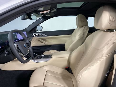 Used 2025 BMW 430i xDrive Coupe w/ Premium Package image 6