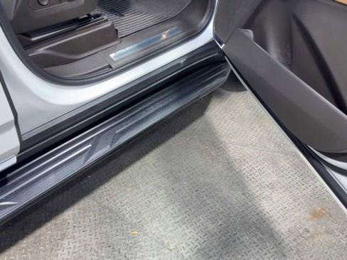 Used 2022 Cadillac Escalade ESV Premium Luxury image 13