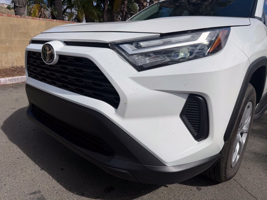 Used 2025 Toyota RAV4 LE AWD/4WD image 9