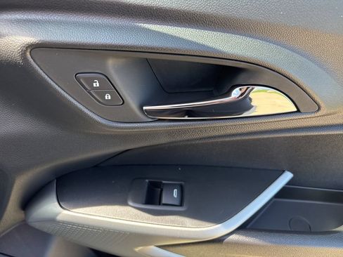 New 2026 Chevrolet Trax RS FWD image 25