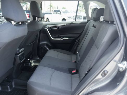 Used 2020 Toyota RAV4 XLE AWD/4WD image 32