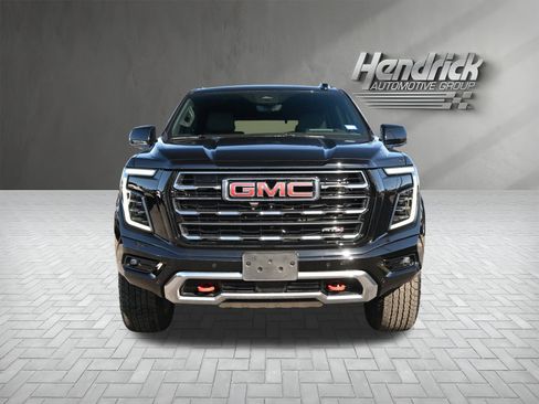 Used 2025 GMC Yukon AT4 w/ AT4 Premium Package image 6