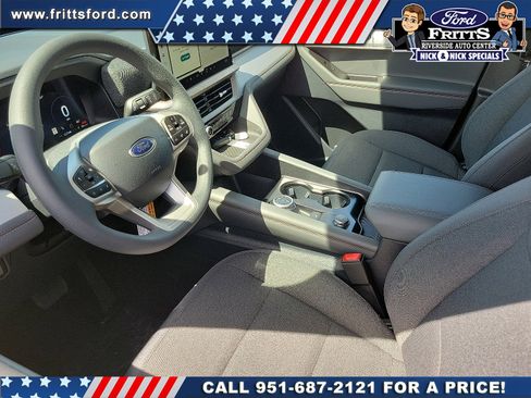 New 2026 Ford Explorer Active RWD image 3