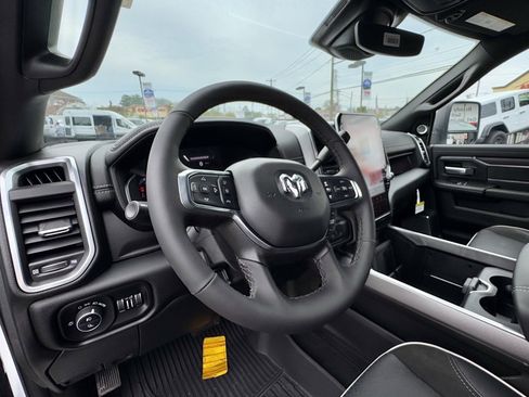 Used 2025 RAM 2500 Laramie image 13