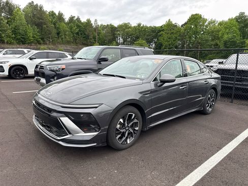 Used 2025 Hyundai Sonata SEL FWD image 4