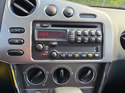 Used 2003 Pontiac Vibe w/ Power Group Value Package FWD image 5