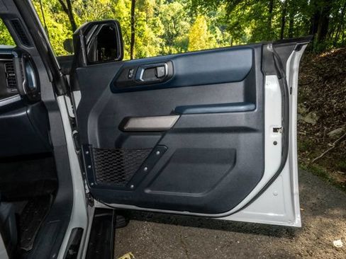 Used 2021 Ford Bronco First Edition AWD/4WD image 32