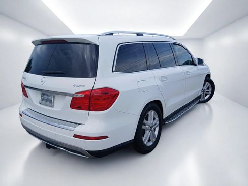 Used 2015 Mercedes-Benz GL 450 4MATIC w/ Parking Assist Package image 4