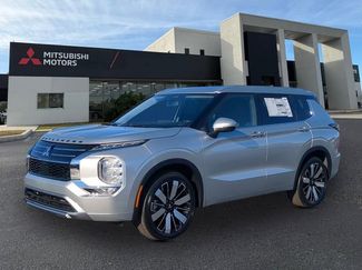 New 2026 Mitsubishi Outlander SEL video 1