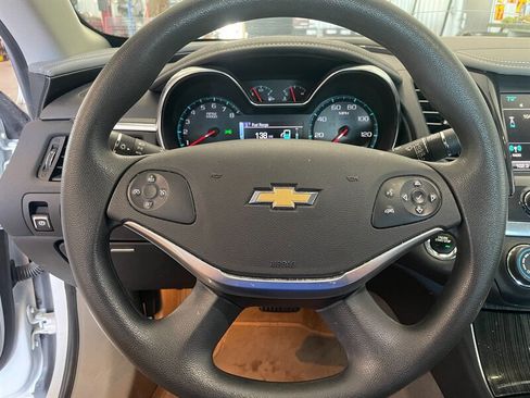 Used 2018 Chevrolet Impala LS FWD image 9