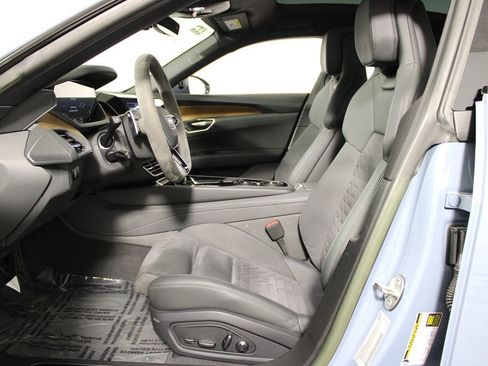 Used 2023 Audi e-tron GT Premium Plus image 8