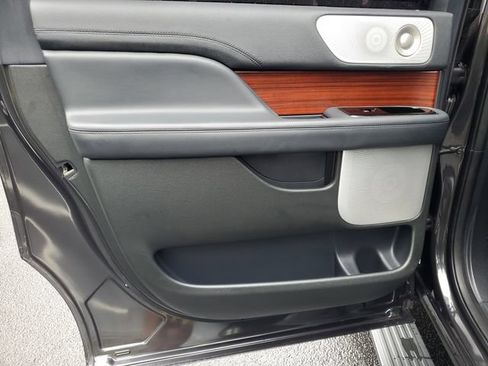 Used 2023 Lincoln Navigator L Reserve AWD/4WD image 25
