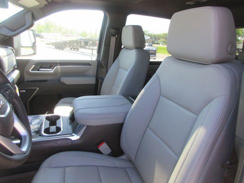 New 2026 GMC Sierra 2500 SLT w/ SLT Premium Package image 12