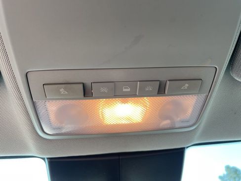 Used 2022 Chevrolet Trax LT image 23