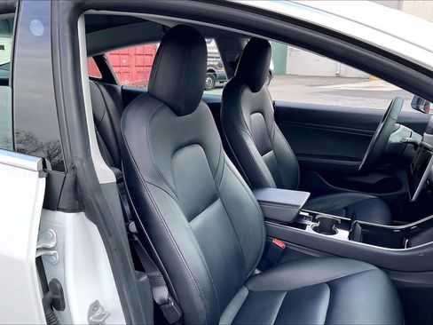 Used 2020 Tesla Model 3 Long Range image 8