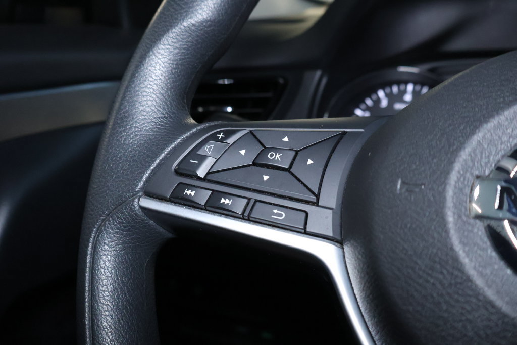 Used 2020 Nissan Rogue Sport S FWD image 19