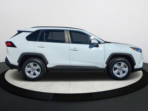 Used 2021 Toyota RAV4 XLE image 3