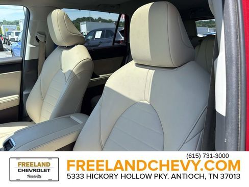 Used 2020 Toyota Highlander XLE FWD image 26