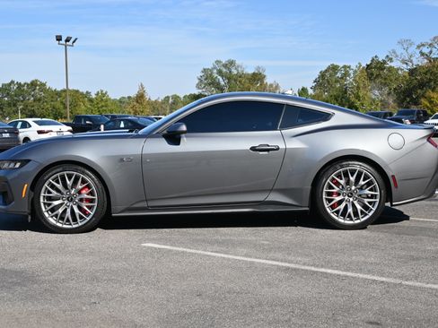Used 2025 Ford Mustang GT Premium image 6
