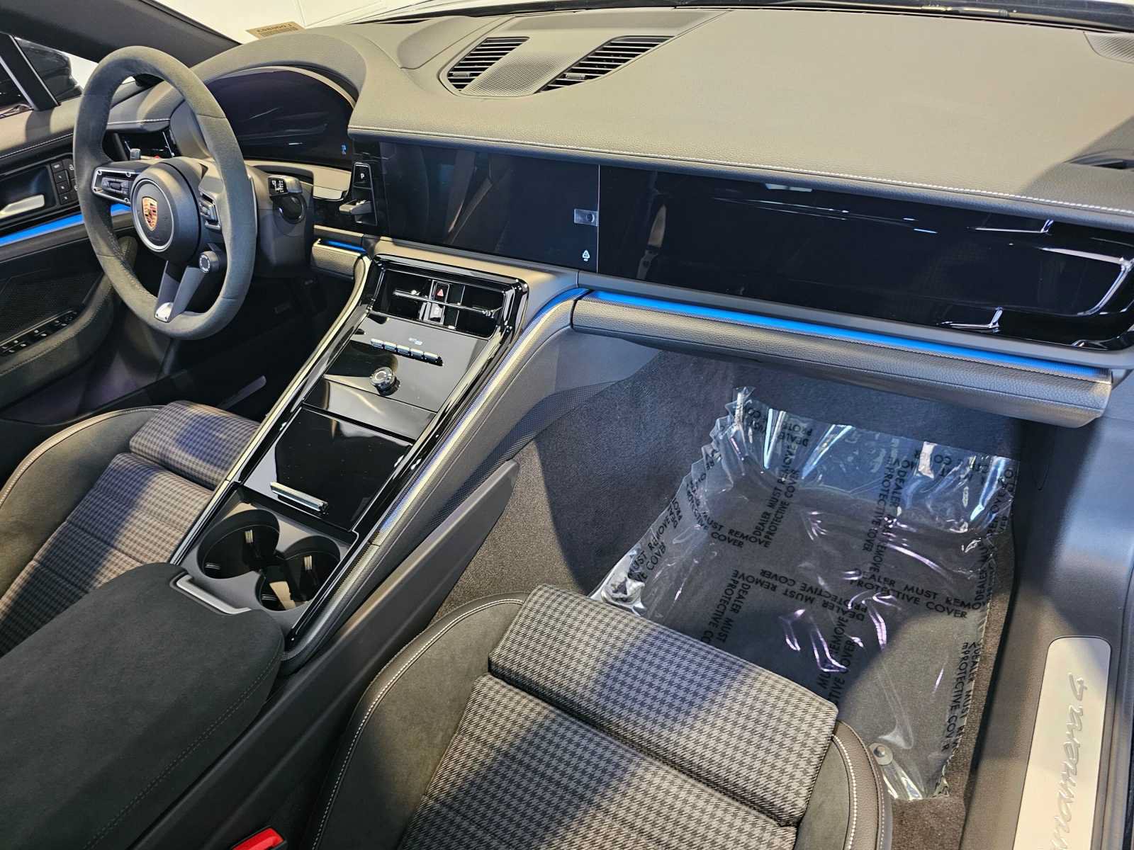 New 2024 Porsche Panamera 4 AWD/4WD image 13
