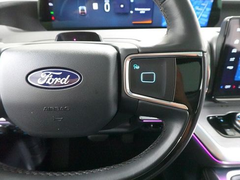 Certified 2025 Ford Expedition Platinum AWD/4WD image 16