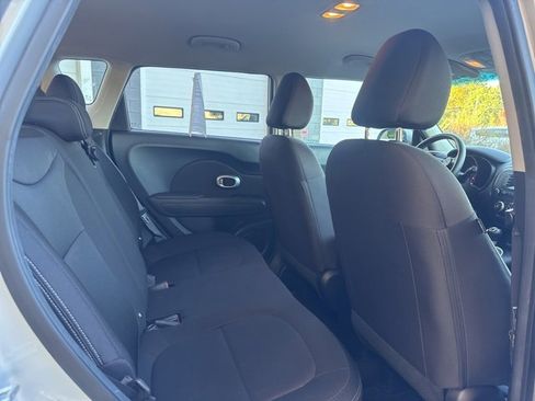 Used 2016 Kia Soul Base image 17